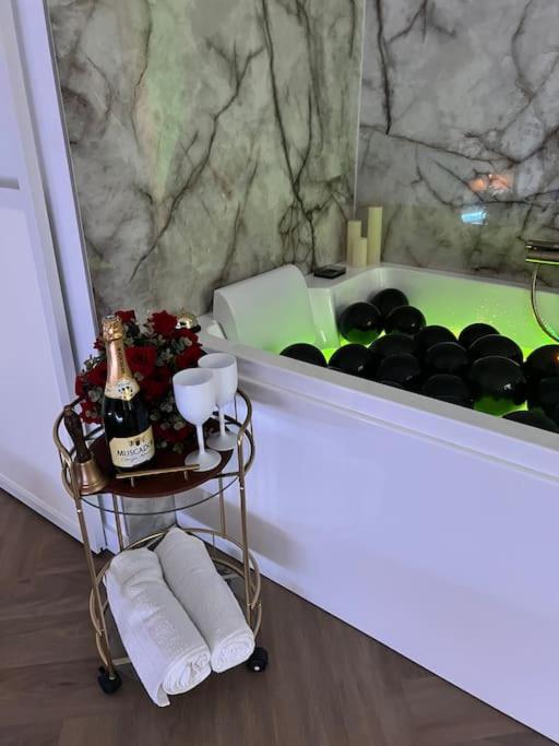 Les Chambres D Excellence Spa Сет Екстериор снимка